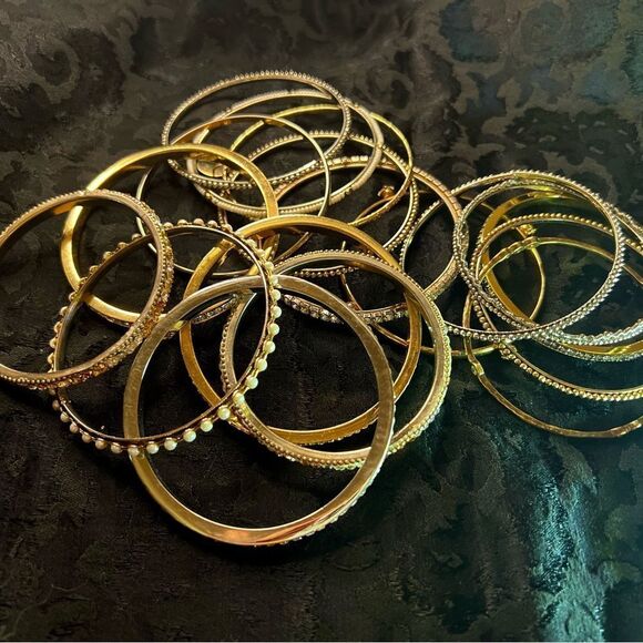 An Armful of Sparkly, Shiny Bangles - Picture 5 of 8